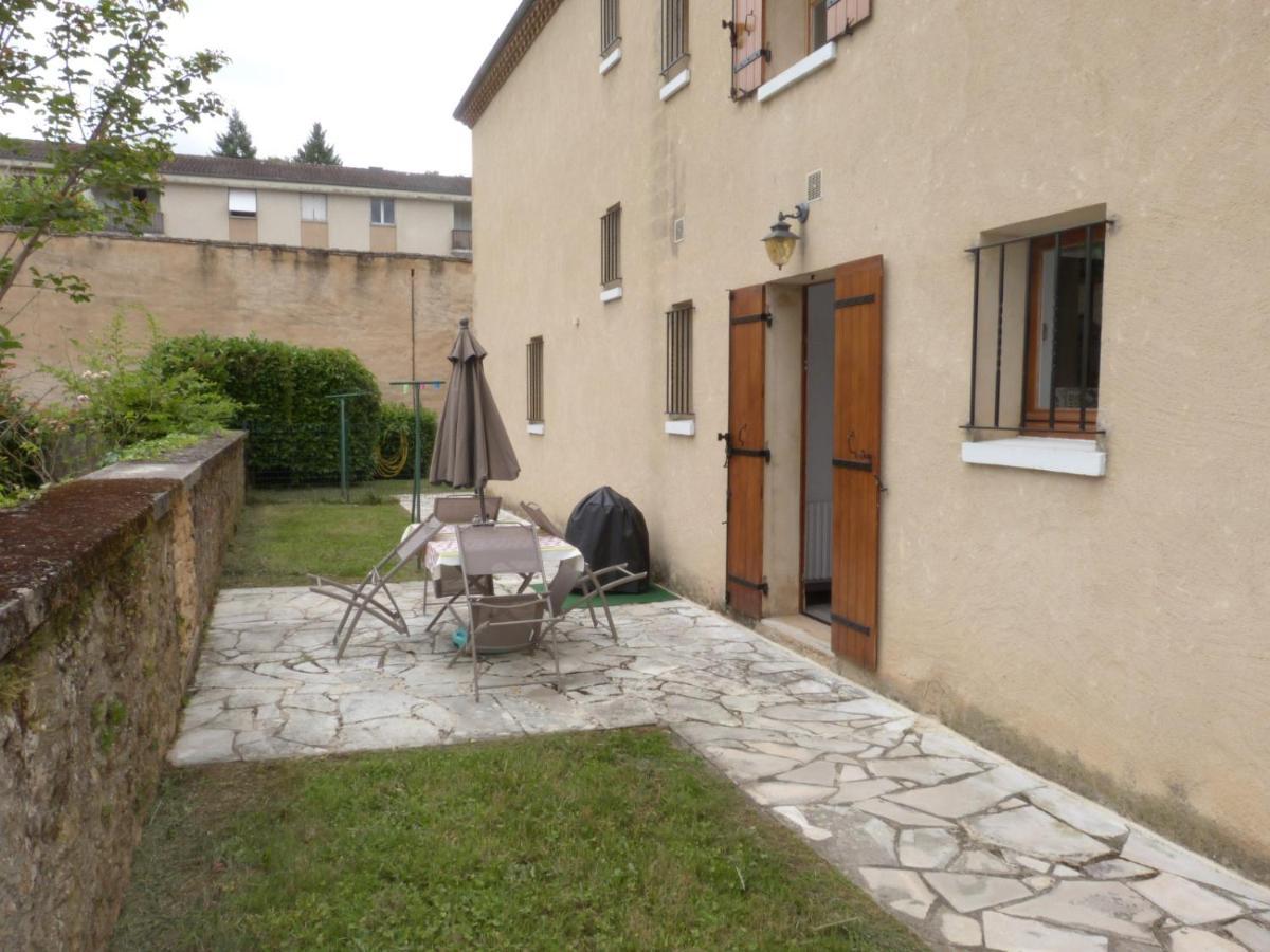 Villa Logement Spacieux Rez-De-Chaussee, Jardin, Stationnement Devant, A 5 Minutes A Pied Du Centre De Sarlat Exterior foto